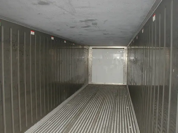 Interior Reefercontainer.JPG